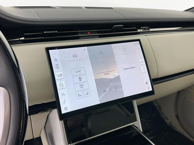Photo of 2025 Fuji White Land Rover Range Rover