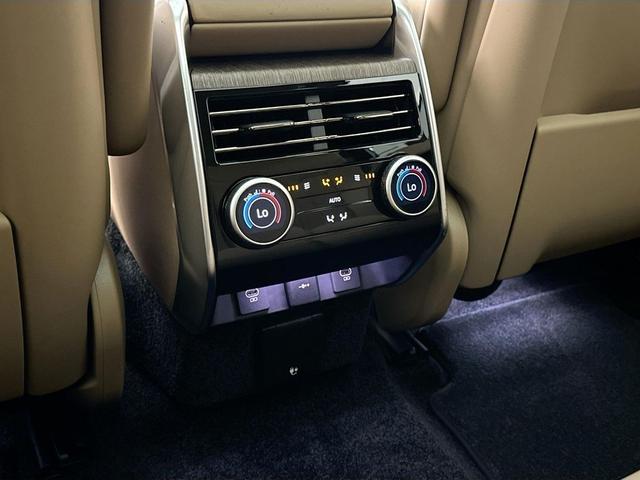 Photo of 2025 Fuji White Land Rover Range Rover