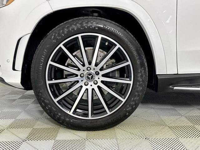 Photo of 2023 Polar White Mercedes-Benz GLS 450