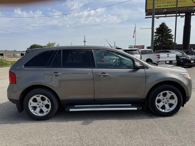 Photo of 2014 Mineral Gray Metallic Ford Edge