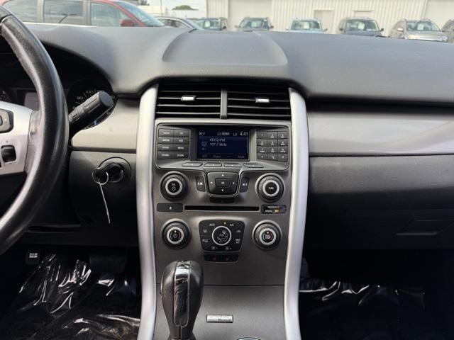 Photo of 2014 Mineral Gray Metallic Ford Edge