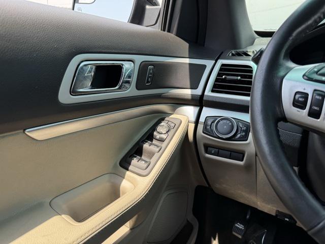 Photo of 2015 Blue Metallic Ford Explorer