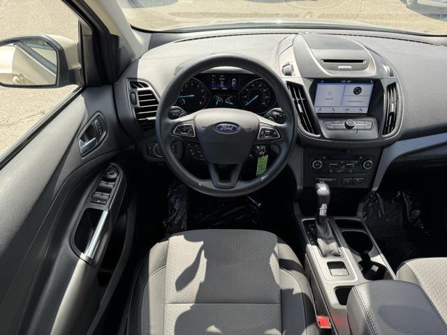 Photo of 2017 White Platinum Metallic Tri-Coat Ford Escape
