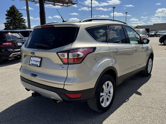 Photo of 2017 White Platinum Metallic Tri-Coat Ford Escape
