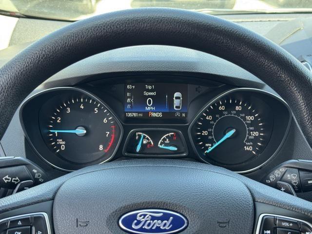 Photo of 2017 White Platinum Metallic Tri-Coat Ford Escape