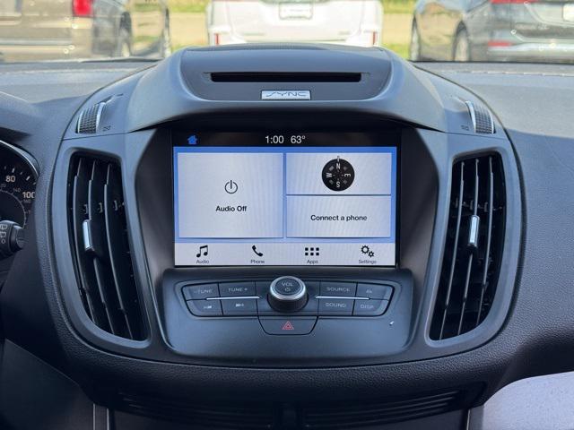 Photo of 2017 White Platinum Metallic Tri-Coat Ford Escape