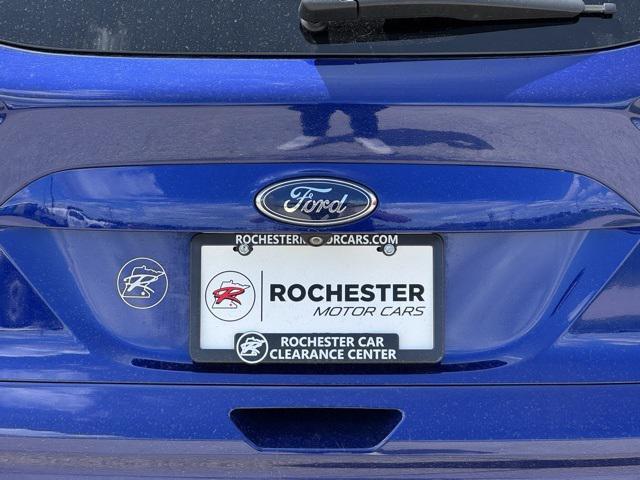 Photo of 2014 Deep Impact Blue Ford Escape