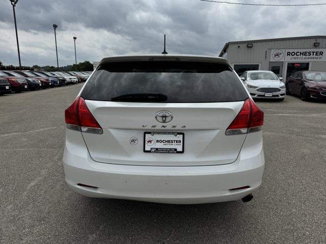 Photo of 2011 Blizzard Pearl Toyota Venza