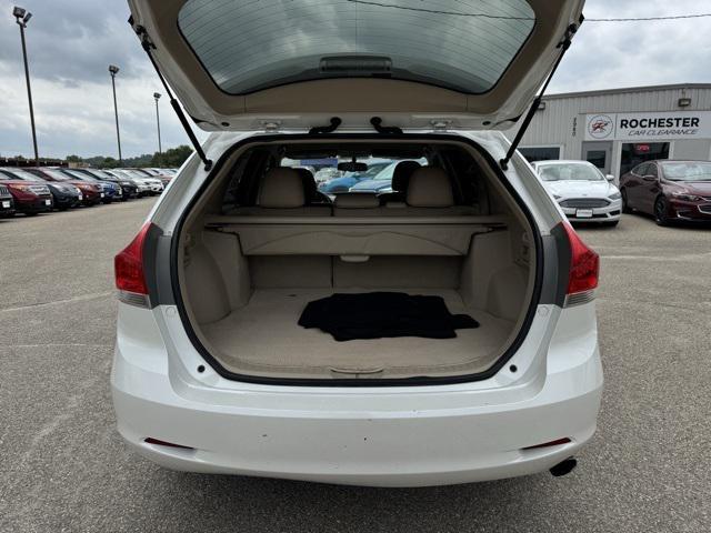 Photo of 2011 Blizzard Pearl Toyota Venza