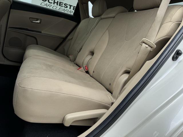 Photo of 2011 Blizzard Pearl Toyota Venza