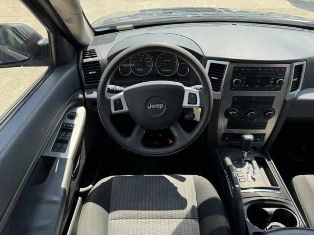 Photo of 2009 Modern Blue Pearlcoat Jeep Grand Cherokee