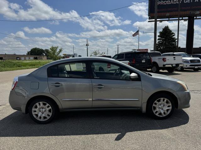 Photo of 2010 Magnetic Gray Nissan Sentra