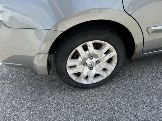 Photo of 2010 Magnetic Gray Nissan Sentra