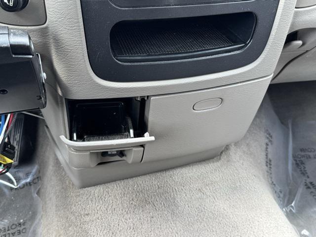 Photo of 2005 Light Almond Pearl Metallic Clearcoat Dodge Ram 2500