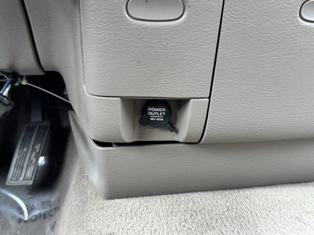 Photo of 2005 Light Almond Pearl Metallic Clearcoat Dodge Ram 2500