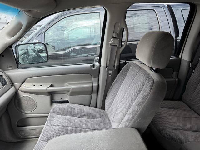 Photo of 2005 Light Almond Pearl Metallic Clearcoat Dodge Ram 2500