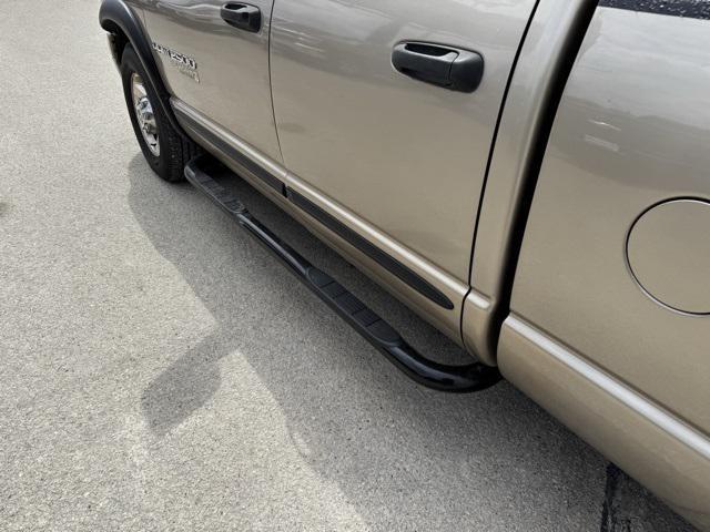 Photo of 2005 Light Almond Pearl Metallic Clearcoat Dodge Ram 2500