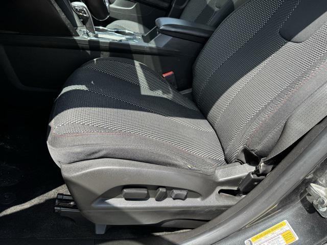 Photo of 2014 Ashen Gray Metallic Chevrolet Equinox
