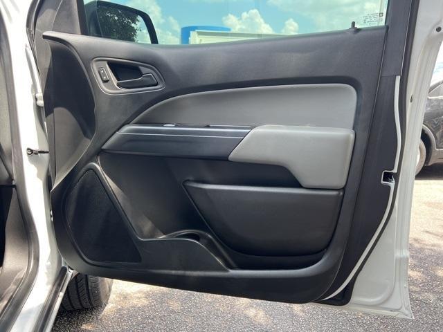 Photo of 2019 Summit White Chevrolet Colorado