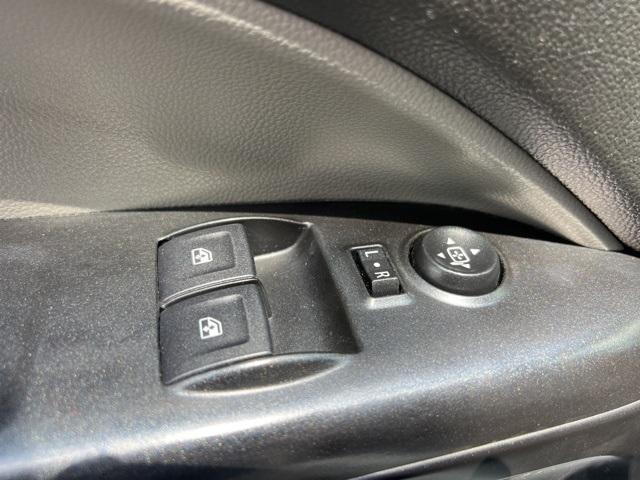 Photo of 2019 Summit White Chevrolet Colorado