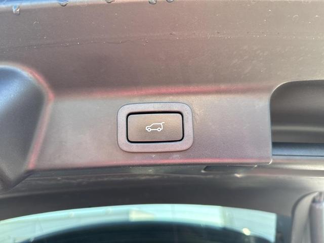 Photo of 2020 Narvik Black Jaguar F-PACE