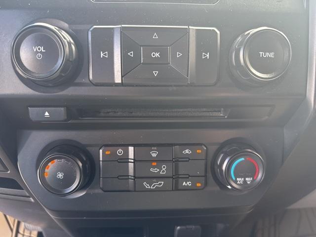 Photo of 2018 Oxford White Ford F-150