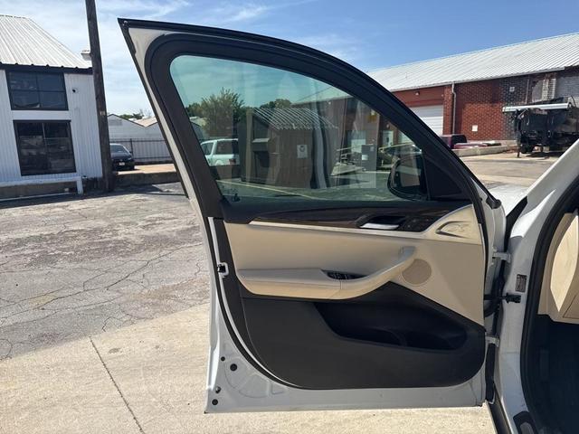 Photo of 2019 Mineral White Metallic BMW X3