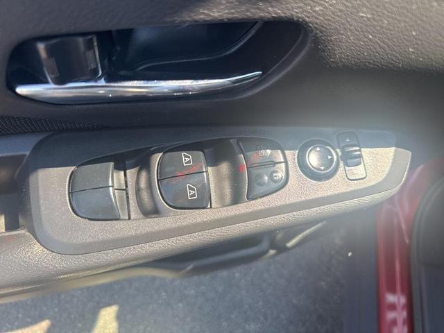 Photo of 2021 Scarlet Ember Nissan Kicks