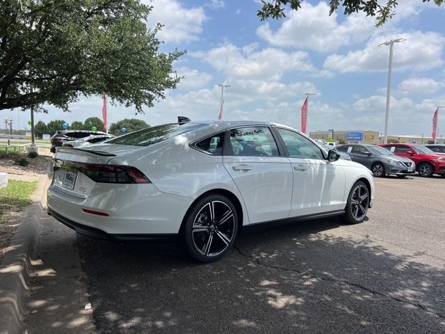 Photo of 2025 Platinum White Pearl Honda Accord Hybrid