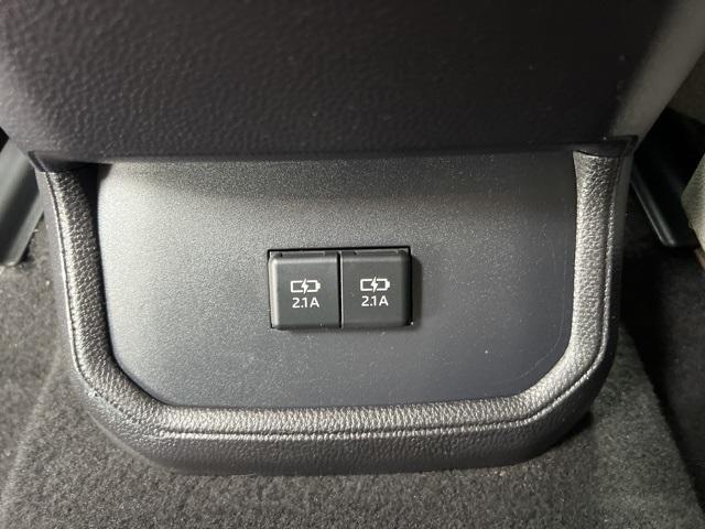 Photo of 2020 Moon Dust Toyota Highlander