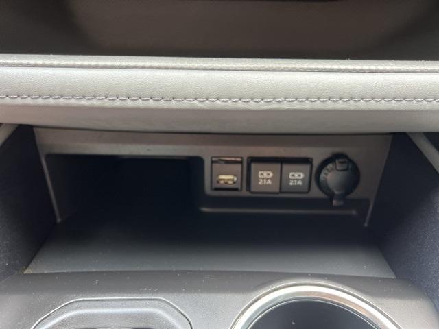 Photo of 2020 Moon Dust Toyota Highlander