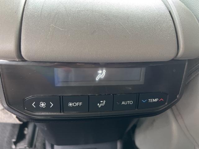 Photo of 2020 Moon Dust Toyota Highlander