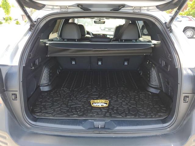 Photo of 2024 Ice Silver Metallic Subaru Outback