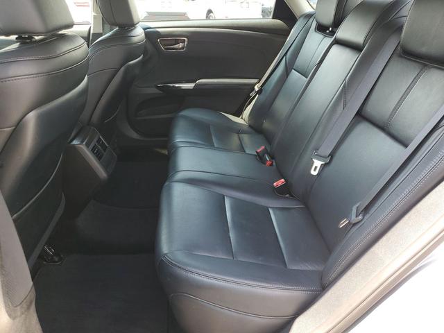 Photo of 2018 Celestial Silver Metallic Toyota Avalon