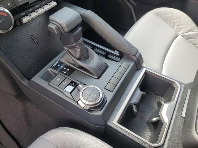 Photo of 2025 Ice Cap Toyota Tacoma