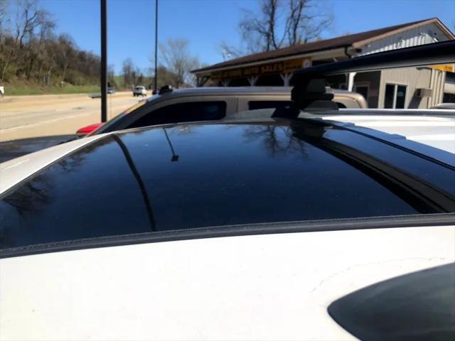 Photo of 2014 Bright White Clearcoat Jeep Grand Cherokee