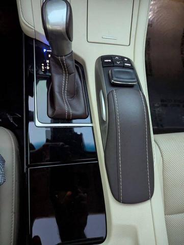 Photo of 2018 Eminent White Pearl Lexus ES 350