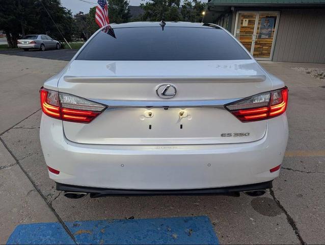 Photo of 2018 Eminent White Pearl Lexus ES 350
