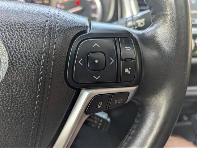 Photo of 2017 Charcoal Toyota Highlander