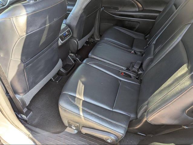 Photo of 2017 Charcoal Toyota Highlander