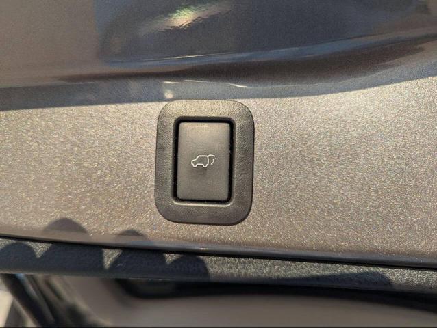 Photo of 2017 Charcoal Toyota Highlander