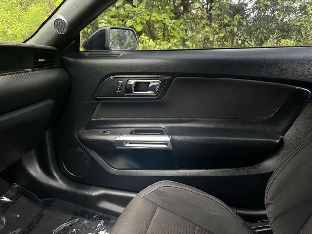 Photo of 2015 Black Ford Mustang