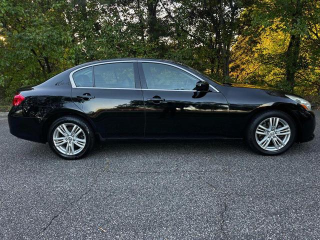 Photo of 2012 Black INFINITI G37x