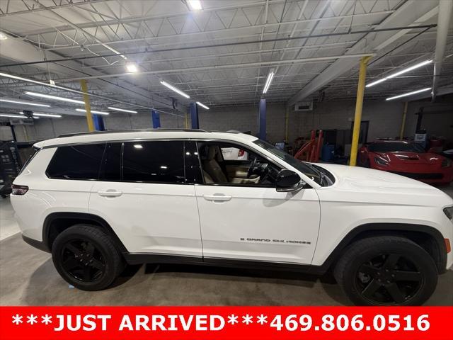 Photo of 2021 Bright White Clearcoat Jeep Grand Cherokee L