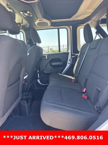 Photo of 2021 Bright White Clearcoat Jeep Wrangler Unlimited