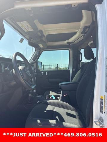 Photo of 2021 Bright White Clearcoat Jeep Wrangler Unlimited