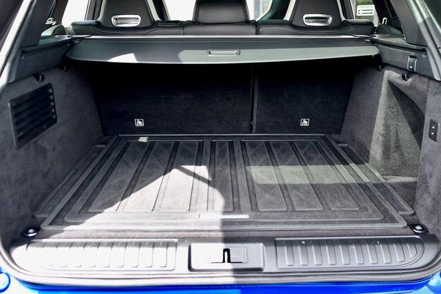 Photo of 2018 Estoril Blue Land Rover Range Rover Sport