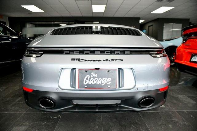 Photo of 2022 Dolomite Silver Metallic Porsche 911