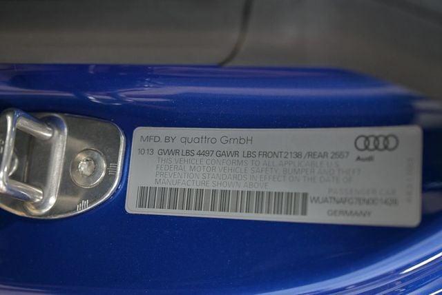 Photo of 2014 Sepang Blue Pearl Effect / Black Roof Audi R8