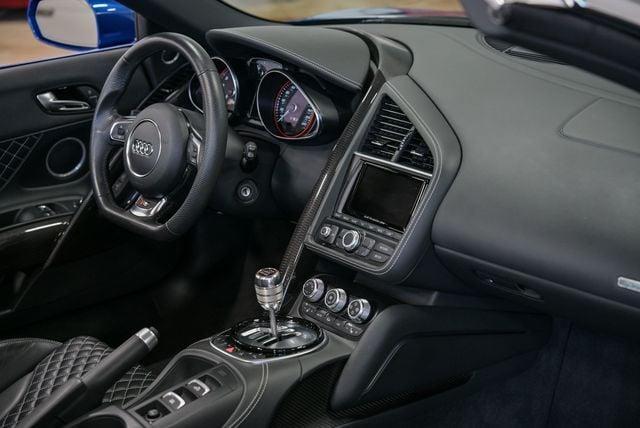 Photo of 2014 Sepang Blue Pearl Effect / Black Roof Audi R8